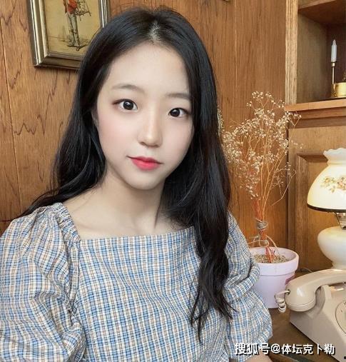 倪珂欣小时候的照片,倪珂欣童年照片里的温馨回忆